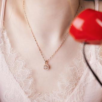 Impressive pendant, russian red gold 585, with cubic zirconia, width approx. 11 mm, height approx. 18 mm
