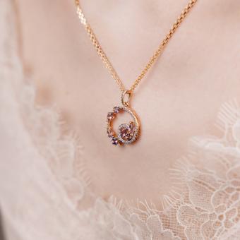 Shiny pendant, russian red gold 585, with amethysts and zirconia, height approx. 30 mm, weight of the product approx. 2,7 gr.