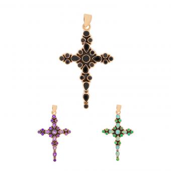 Кулон в виде креста из серебра 925 пробы с фианитами в трех цветовых вариантах