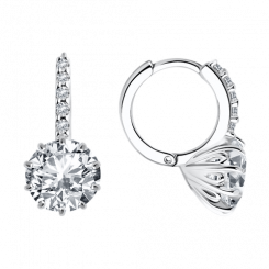 Элегантные серьги из серебра 925 пробы с фианитами, центральный камень диаметром ≈ 9 мм, высота серёжек ≈ 19 мм 