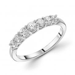 Женское кольцо из серебра 925 пробы с фианитами