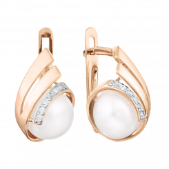 Очаровательные серьги из русского красного золота 585 пробы, с вставками по жемчугу - размером ≈ 8-8,5 мм  и по 6 фианитов на каждой, английский замок, высота ≈ 20 мм.