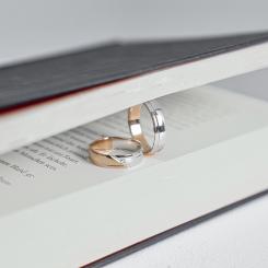 Обручальные кольца из русского красного/белого золота 585, № 216/TR - с бриллиантом ≈ 0,02 ct. HSI; № 216а/TR - без бриллианта. Ширина ≈ 5 мм. Цена указана за 1 кольцо.