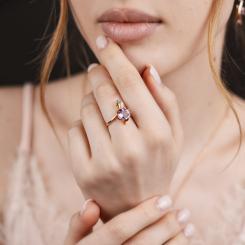 Beautiful women's ring, russian red gold 585, with amethyst and zirconia, weight approx. 2,8 gr.