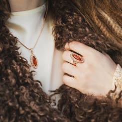 Charming pendant in russian red gold 585, with amber, height approx. 33 mm