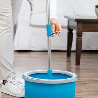 SmartMop Pro – Wassersparendes Trenn-System mit Reinigungsbürste & Drehfunktion