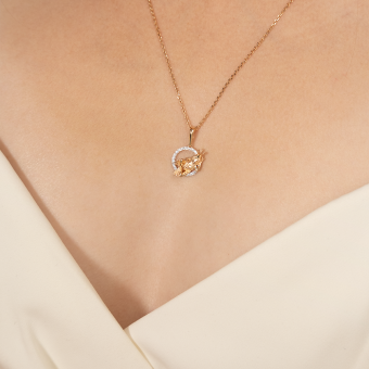 „Froschkönig“-Anhänger aus 585 Rotgold mit Zirkonia, Höhe ca. 21 mm