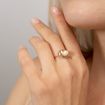 Damenring aus 585er Rot- / Weißgold mit Perle - Durchmesser ca. 6-7 mm