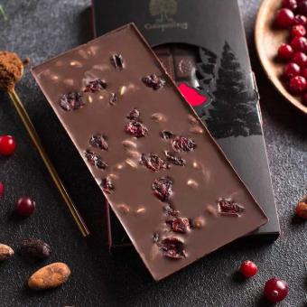 Siberian Cedar Dunkle Schokolade mit Pinienkernen und Cranberry, 100g