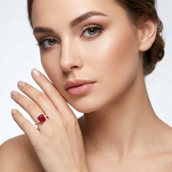 Ladies' ring in 925 silver with red zirconia