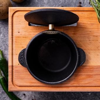 BriZoll HORECA чугунная сервировочная кастрюля 300 мл. с деревянной подставкой