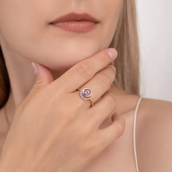 Damenring mit Amethysten, Russisches Rotgold 585, Durchmesser des zentralen Teils des Rings ca. 10 mm