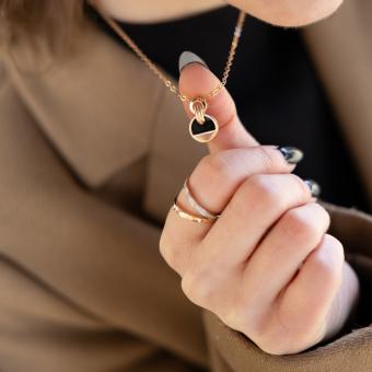 Pendant in rose gold 585, with onyx, diameter approx. 12 mm, height approx. 18 mm