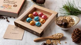 Большой набор кедровых сладостей: шоколадные конфеты, кедровый трюфель, мармелад, кедровые орехи, марципан, грильяж