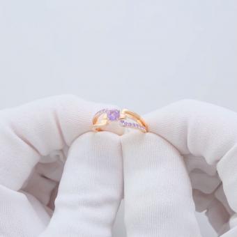 Damenring aus Rotgold 585 mit Amethyst im modernen offenen Design