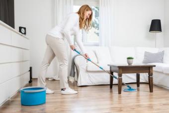SmartMop Pro – Wassersparendes Trenn-System mit Reinigungsbürste & Drehfunktion
