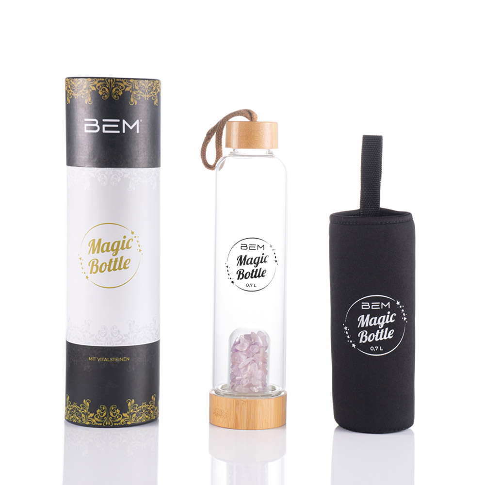 BEM Magic Bottle mit Vitalsteinen, Bambusdeckel, Hülle und stoßfestem Glas